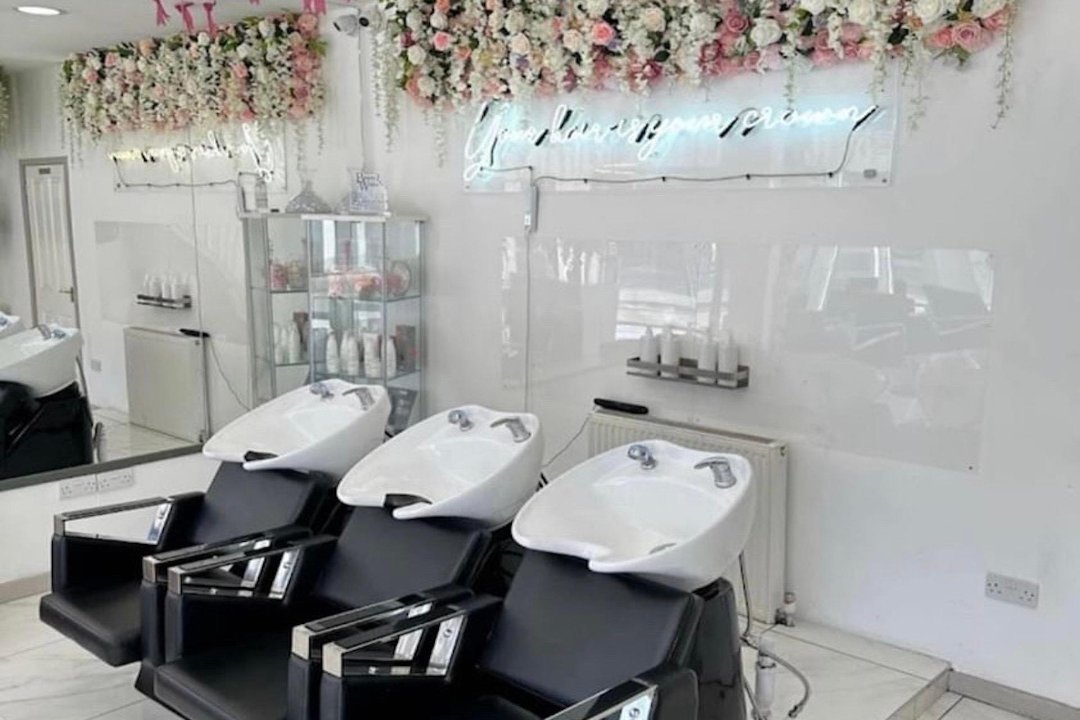 Hair Hub Manchester, Cheetham Hill Road, Manchester