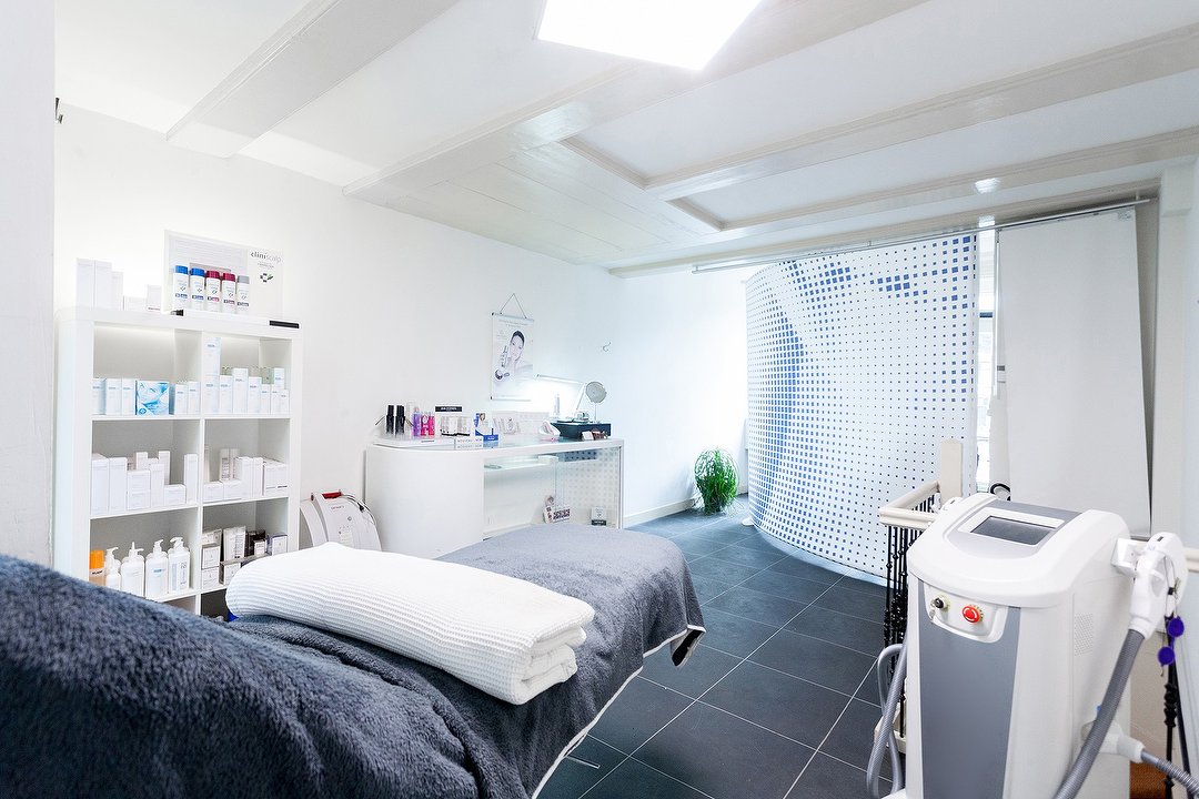 Cosmetrix, Huizen, Noord-Holland