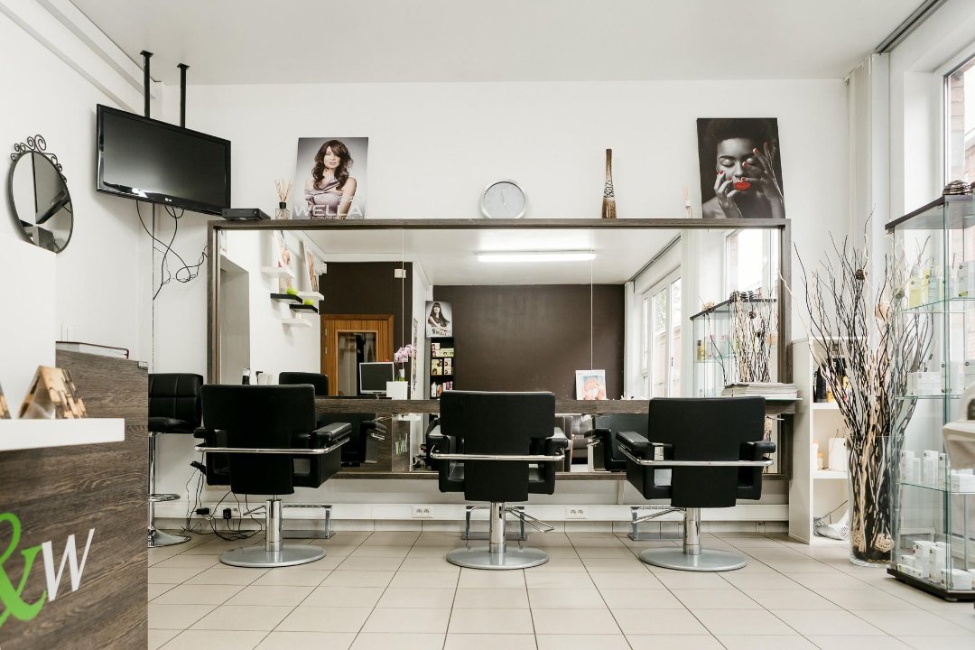 Yvi Hair Nails & Wellness, Louvain centre, Louvain