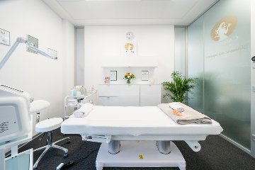 Caressa Beauty Studio