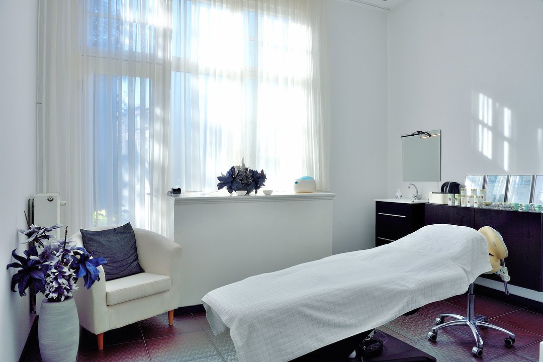 MK Beauty Care, Willem de Zwijgerlaan, Den Haag