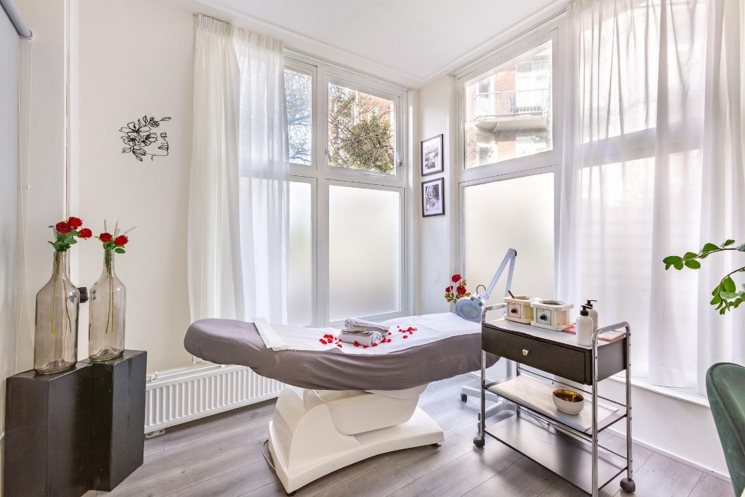 Super Waxing, Amsterdam