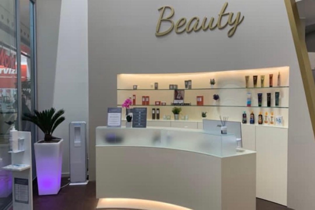 The Beach Estetica Solarium c/o Carosello, Carugate, Lombardia