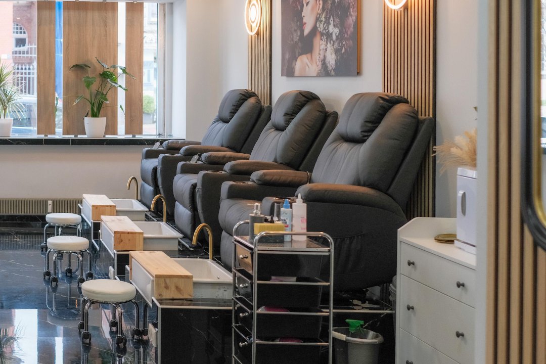 Nails 18 Lashes & Spa, Kaiserswerth, Düsseldorf