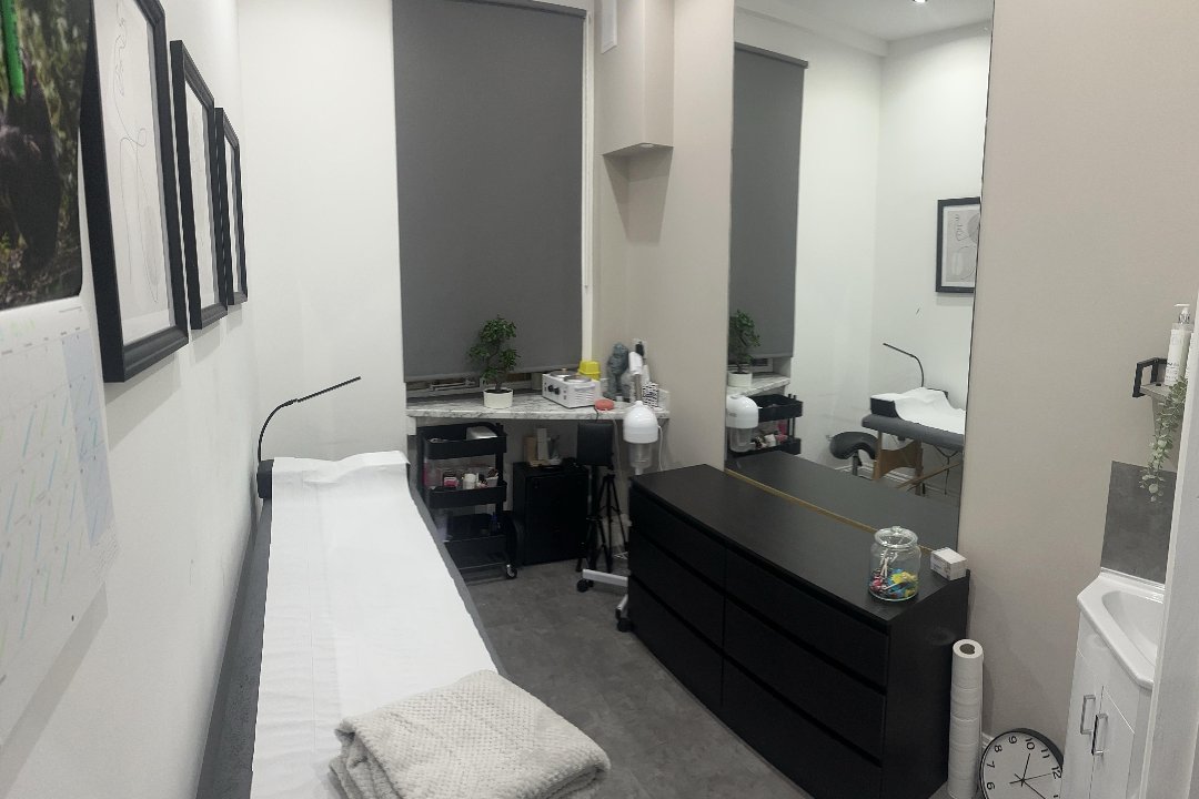 Lux Beauty Treatments & Massage, Clock House, London