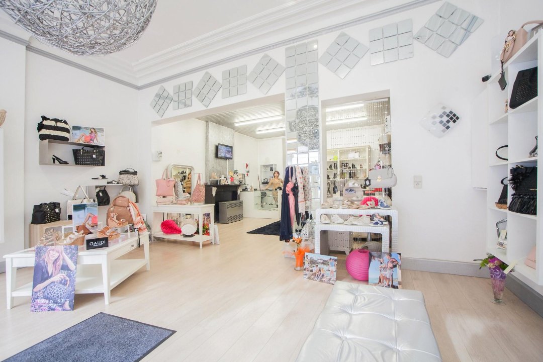 Laetitia Chaussures et Beauté, Châtelineau, Hainaut