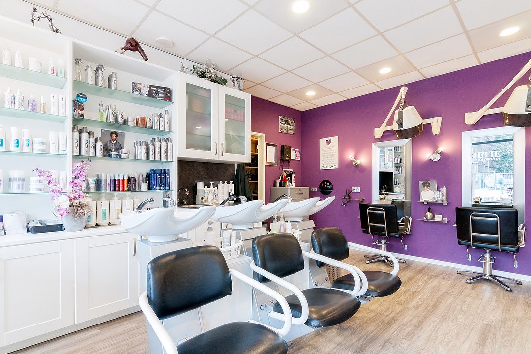 Bjoetie Kapsalon, Apeldoorn