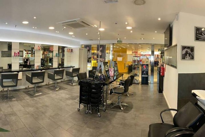 LE PETIT SALON COIFFEUR TERRASSA - Coiffure Terrassa - Photo de couverture - OneBooking