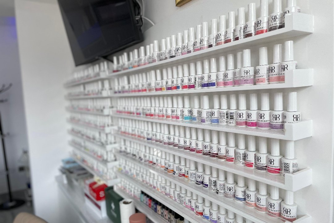 AMJ Nails & Spa Nail Salon in Luton, Bedfordshire Treatwell