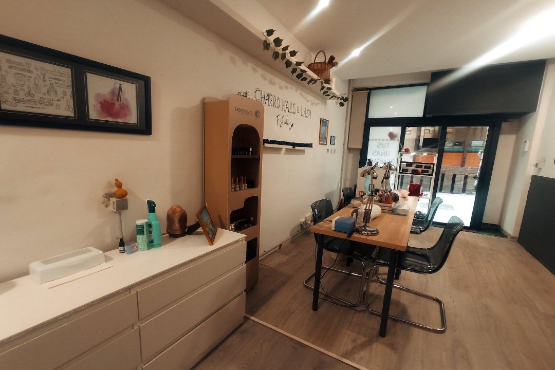 Charro Nails, Plaça Sarrià, Barcelona