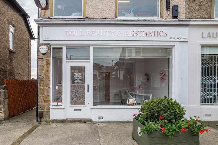 Jade Olivia Beauty Therapist - Sourcils & cils Leeds - Photo de couverture - OneBooking