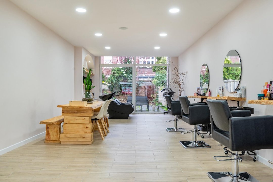 Trust Hair, Laan van Meerdervoort, The Hague