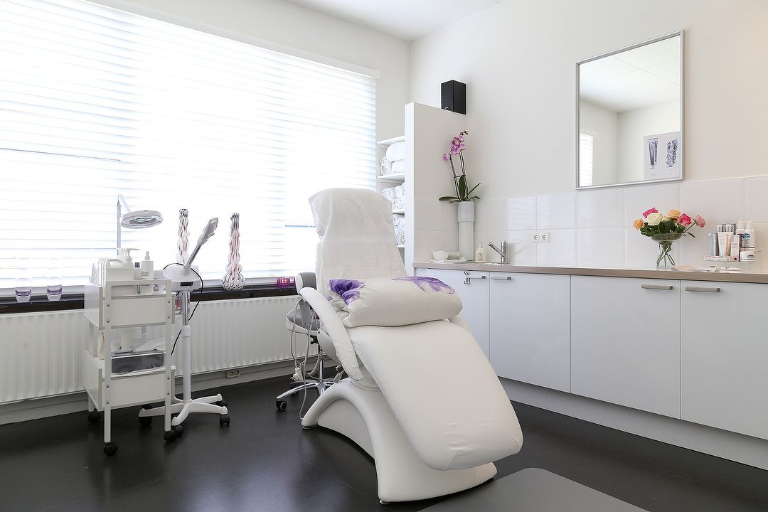 Schoonheidssalon Mislah Bloemendaal, Groningen-Zuid, Groningen