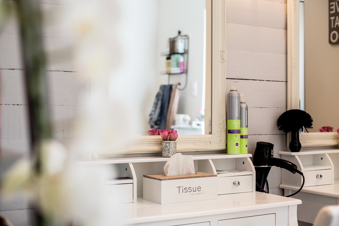 Jennifhair@home, Wezembeek-Oppem, Flemish Brabant