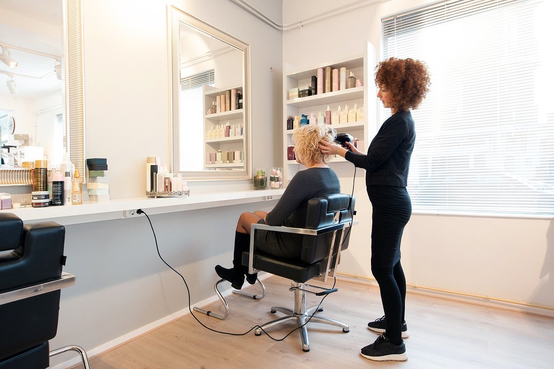 Vanessa Swillens Haarstylist, Weimarstraat, The Hague