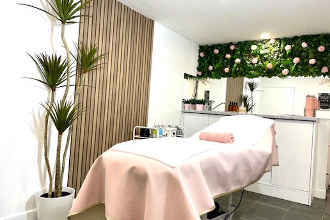 The Beauty Lounge by Lynzi, Edinburgh