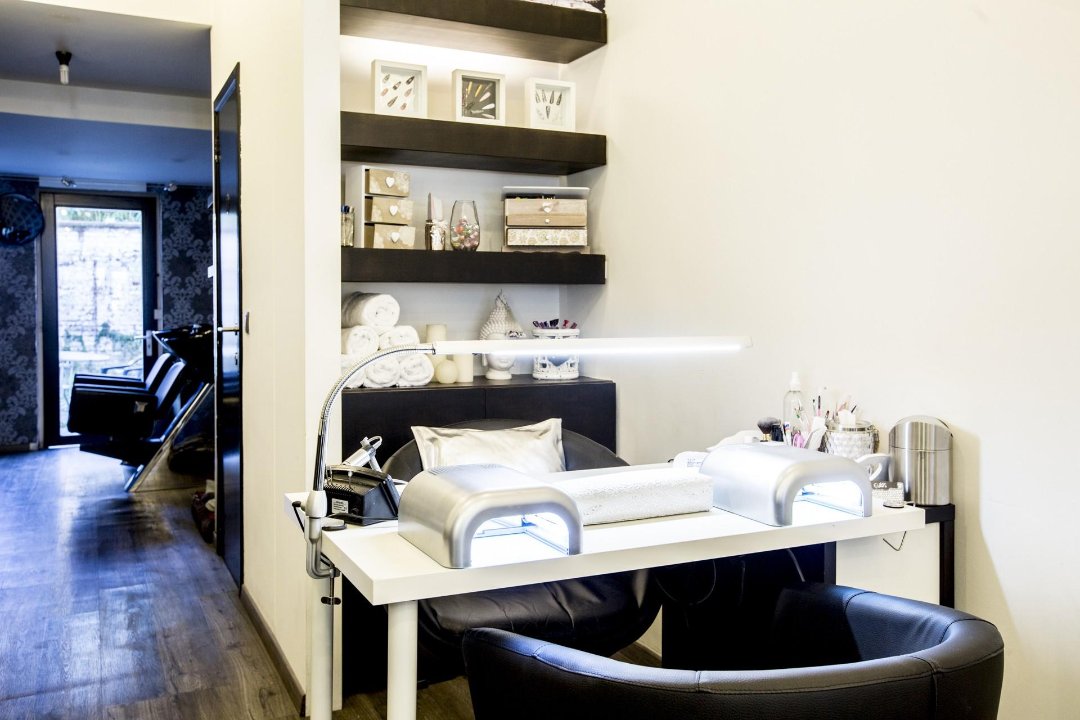 Ina Nail's, Matchens, Molenbeek-Saint-Jean