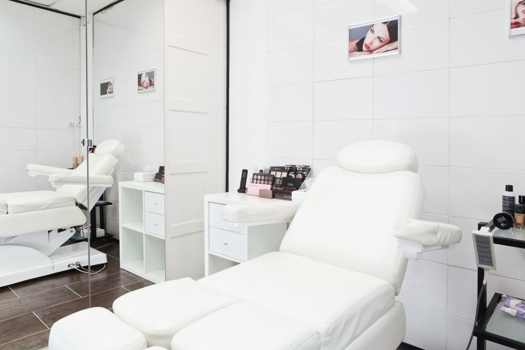 Modern Beauty Salon, Hoogvliet, Rotterdam