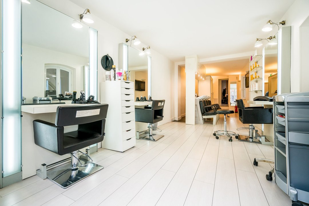 Le Salon Café Coiffure, Métro Bourse, Paris