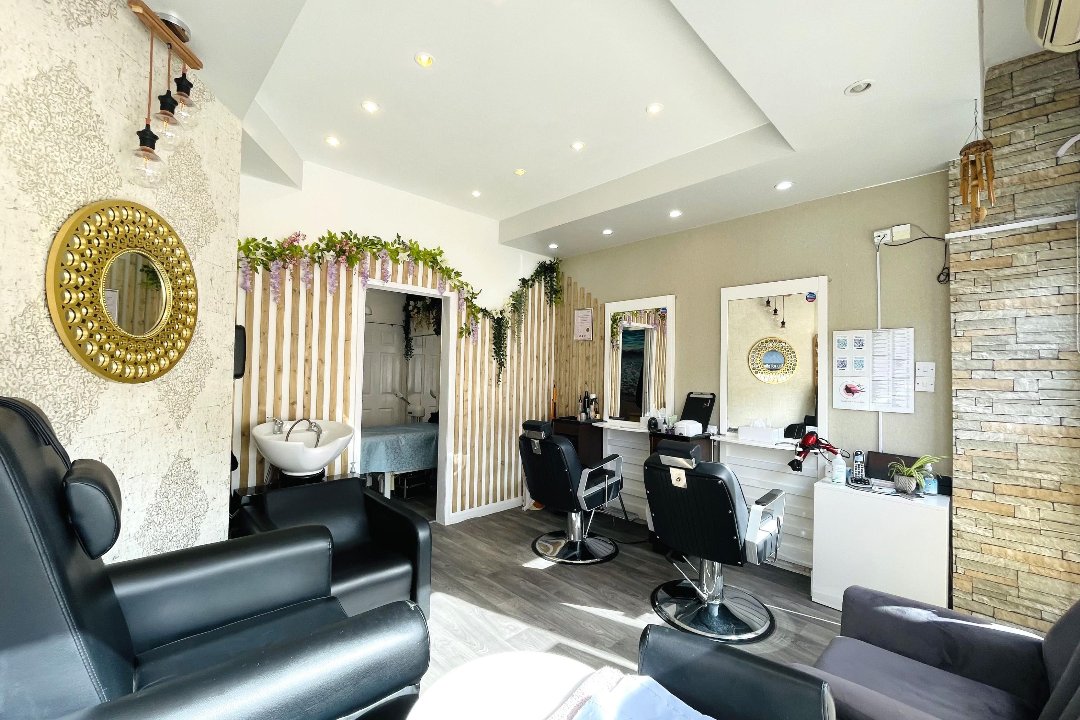 Starlight Hair & Beauty Salon, Wood Green, London