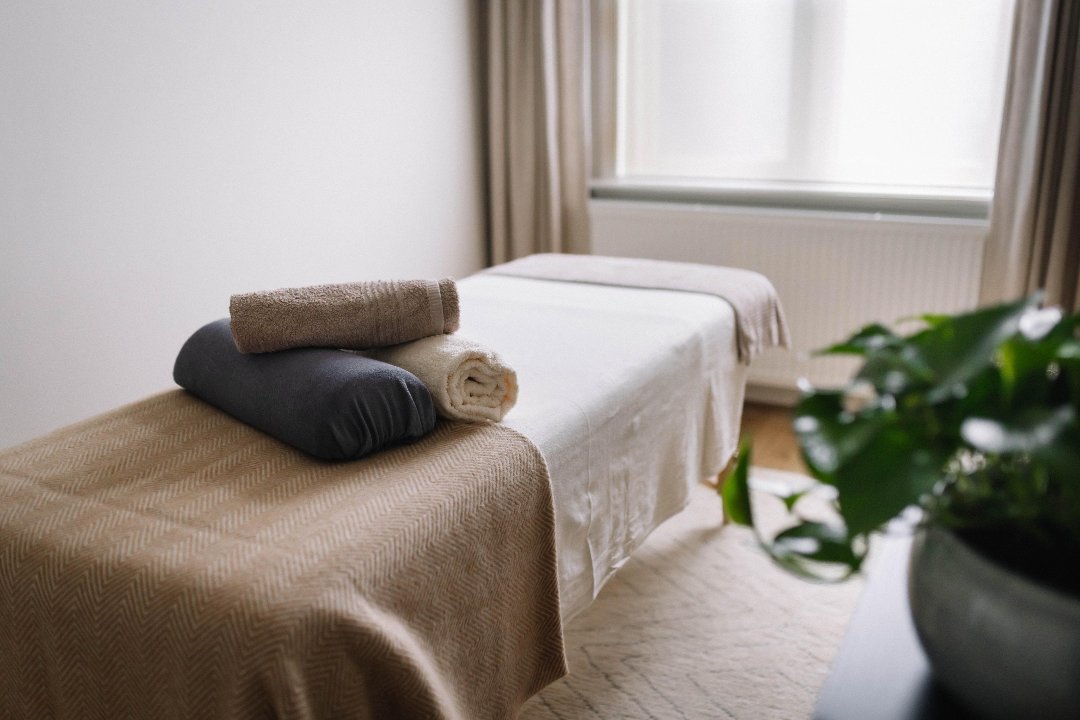 Reconnect Massage, Bomen- en Bloemenbuurt, The Hague