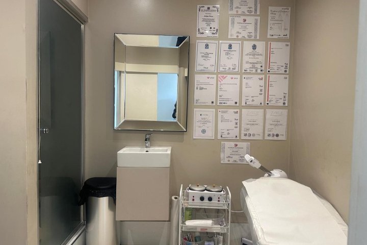 Aesthetic Beauty Clinic | Treatment Room - Beauty in The Bentall Centre ...