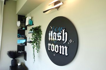 Icy Ilash Room