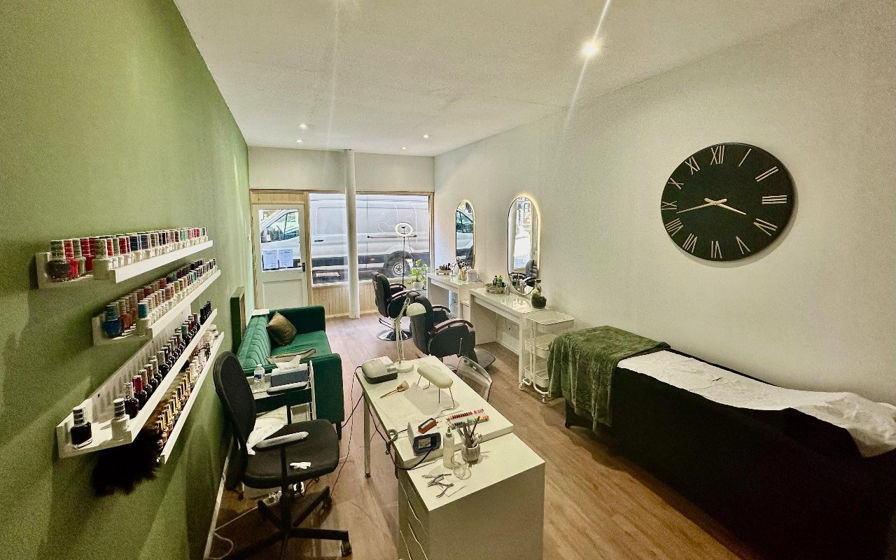 Nail treatments at nail salons and nail bars near Partick, Glasgow