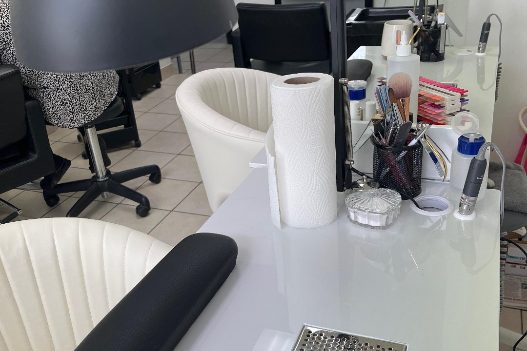 Burnside Nails Nail Salon in Rutherglen, Glasgow Area Treatwell