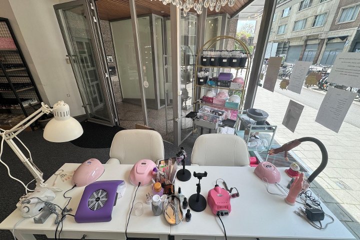 Professional gel nails at Beautiful Life Nails & More, Antwerp