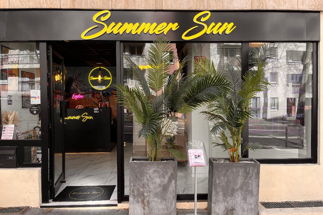 Summer Sun Neuilly sur Seine, Neuilly-sur-Seine, Hauts-de-Seine