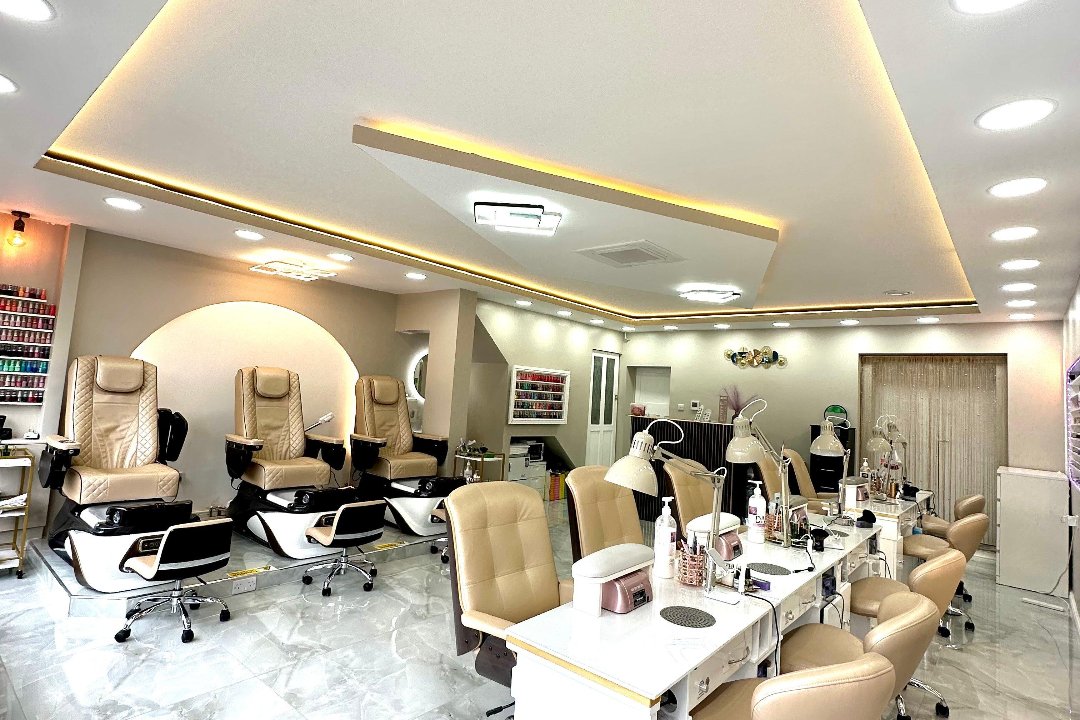 Lavish Nails & Beauty, Yardley, Birmingham