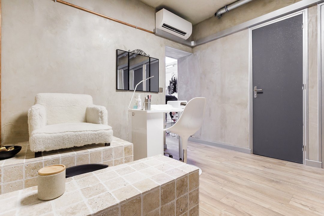 Bodyblow, Passy, Paris