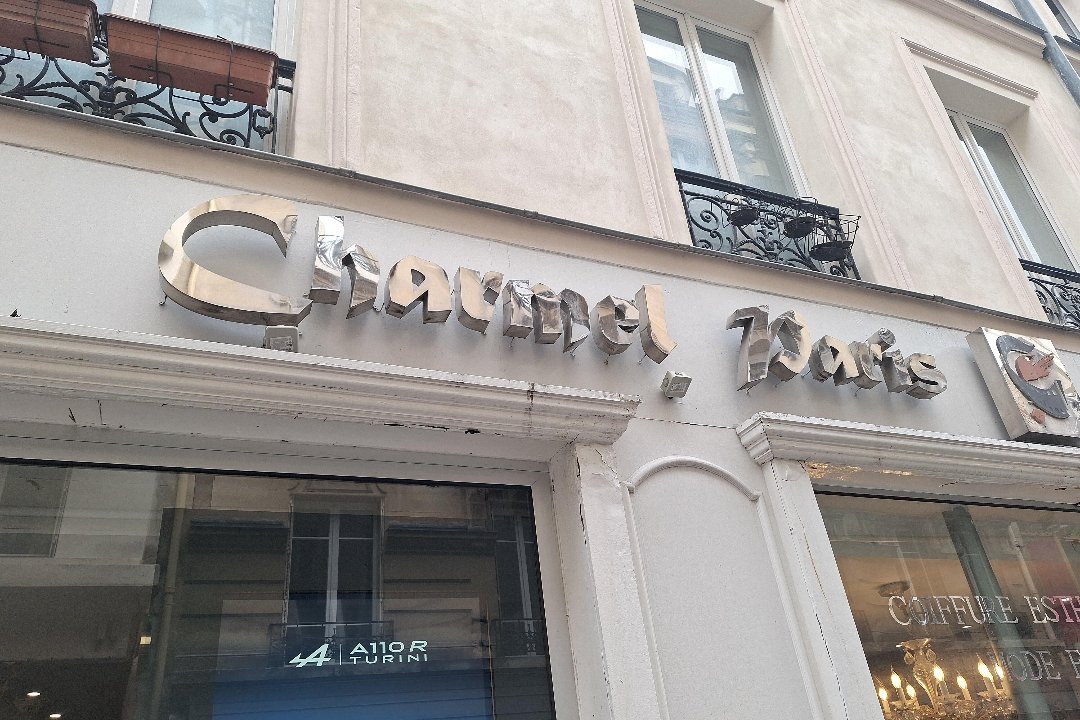 Princemku Coiffure (Chez Charnel), Avenue des Champs-Elysées, Paris