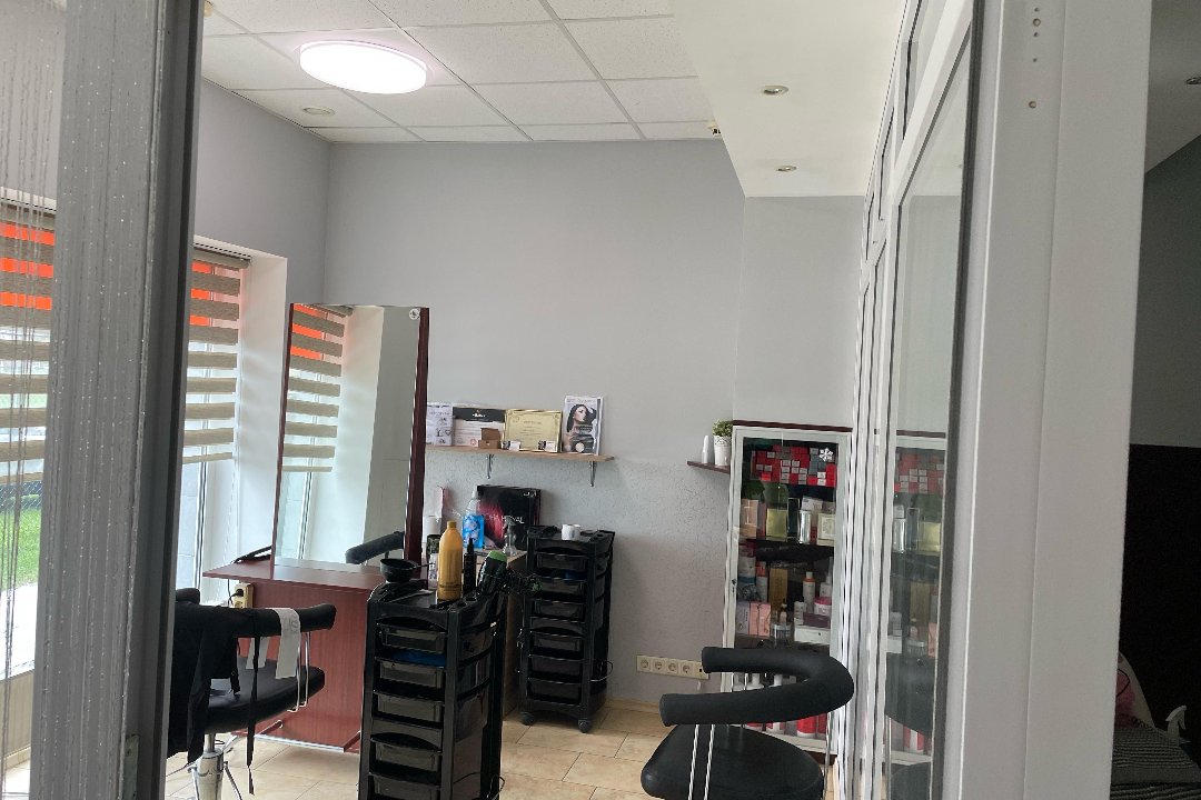 Kirpykla pas Nelia - meistrė Greta, Šnipiškes, Vilnius