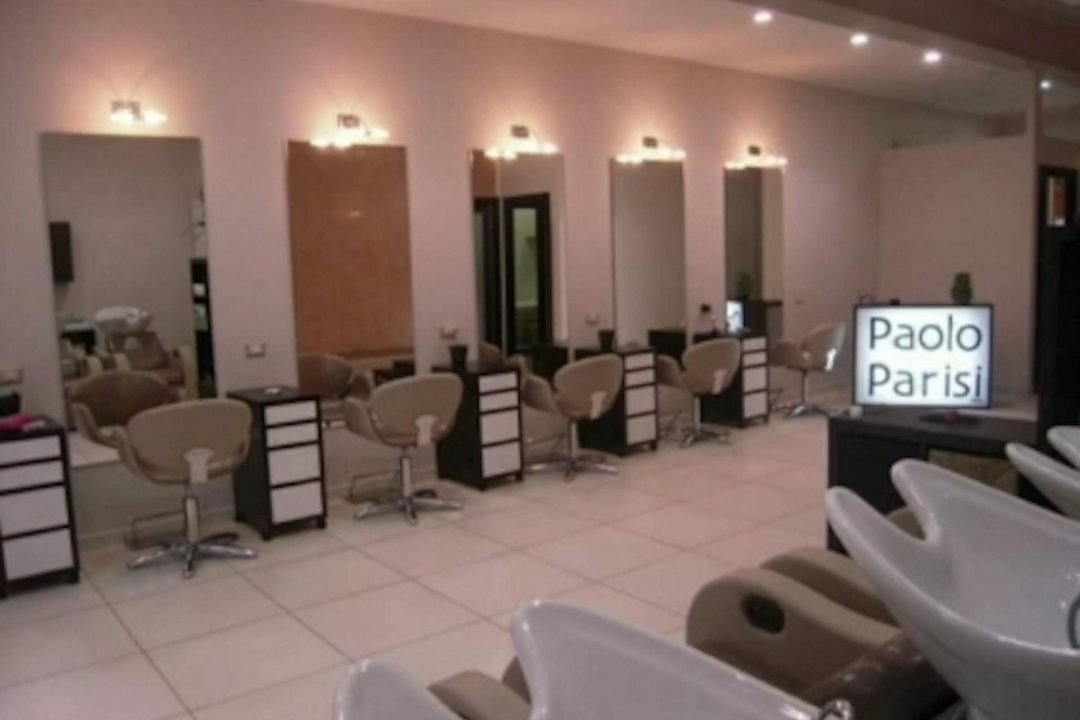 Paolo Parisi Hair & Makeup, via Chiaia, Napoli