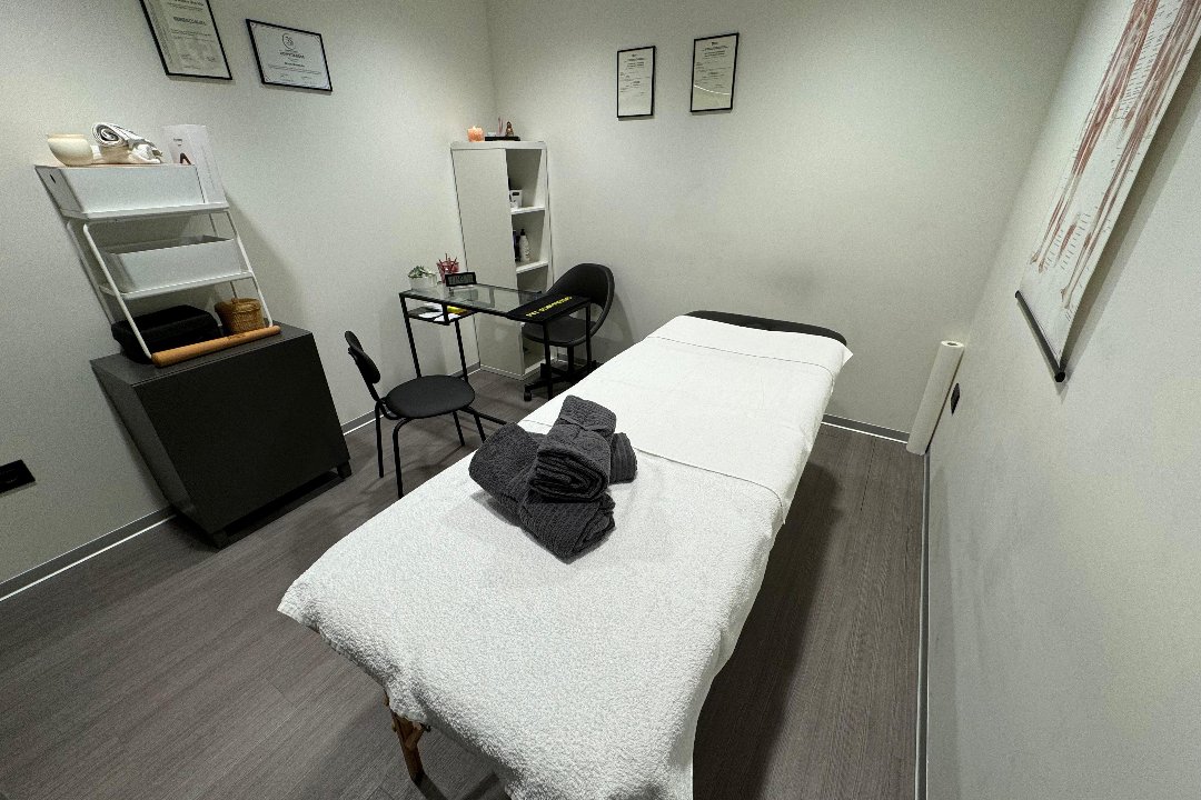 Studio Massoterapico Elisa c/o Fit Express, Via Fara, Milano