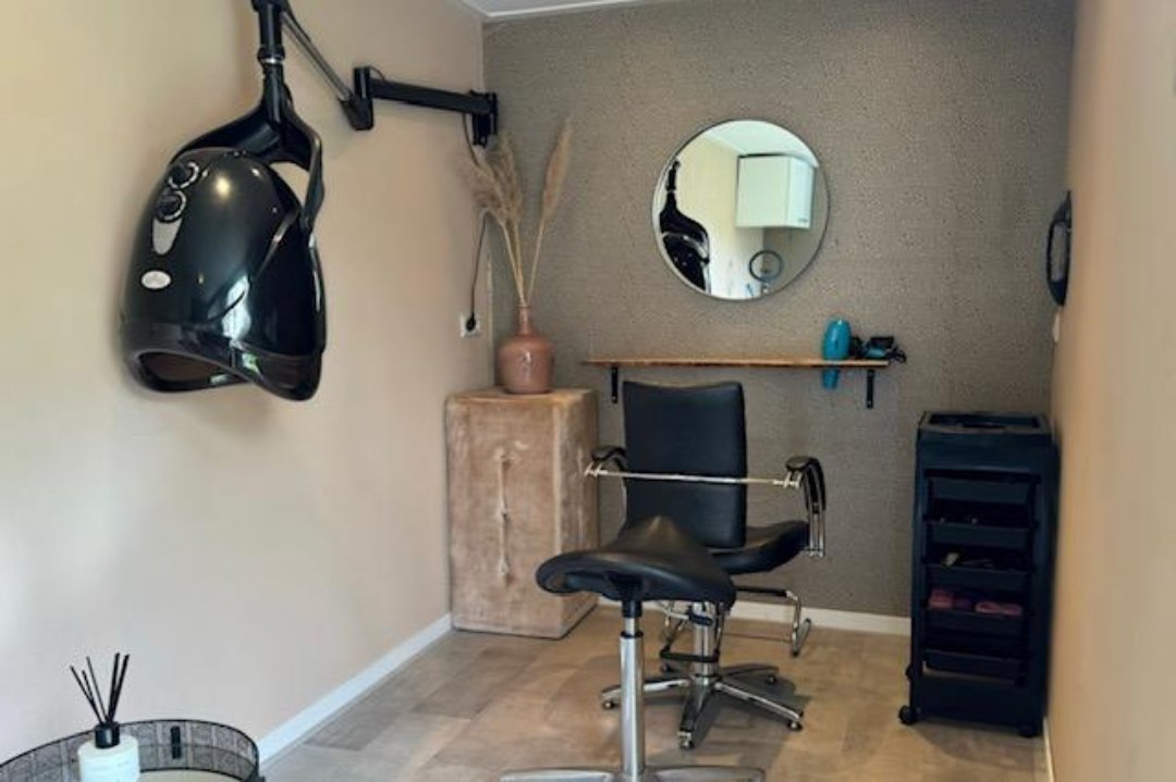 Luminoushair, Hilversum-Centrum, Noord-Holland