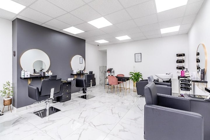 Y&R SALON - Sourcils & cils Pudsey - Photo de couverture - OneBooking