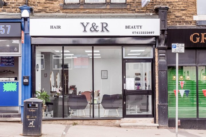 Y&R SALON - Sourcils & cils Pudsey - Photo de galerie - OneBooking