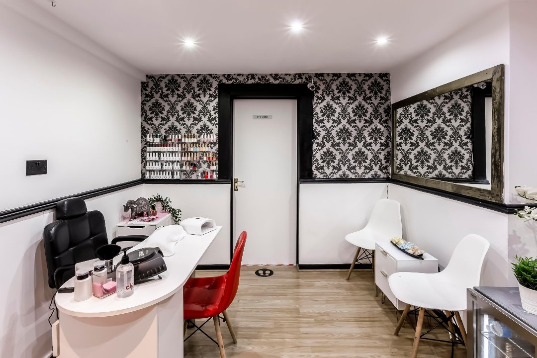 Nessa Beauty Studio, Oval, London