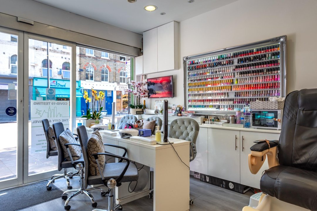 Pure Essentials Nails, King's Cross, London