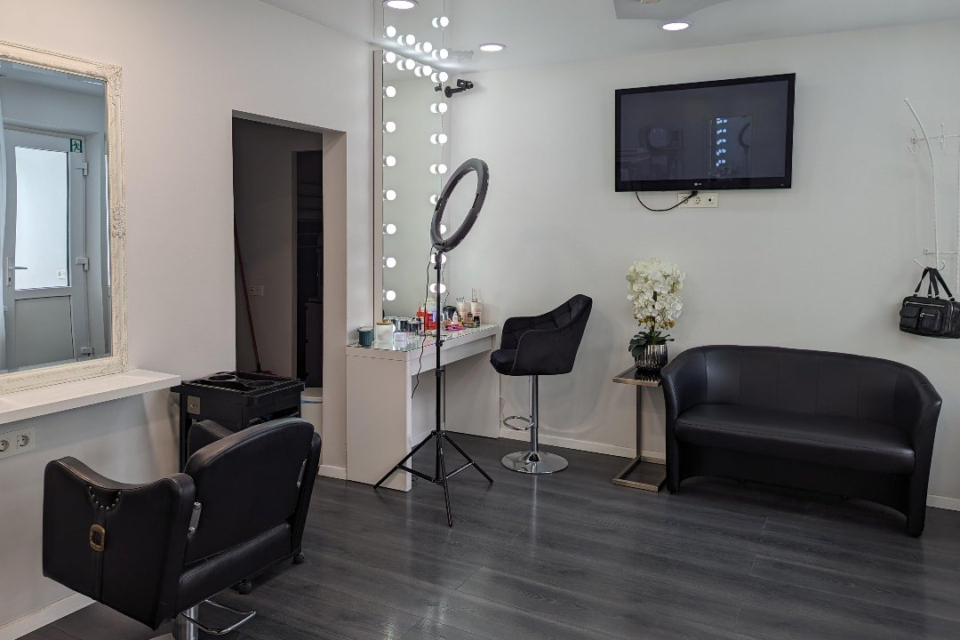 NARTINI Brows & Makeup, Justiniškes, Vilnius