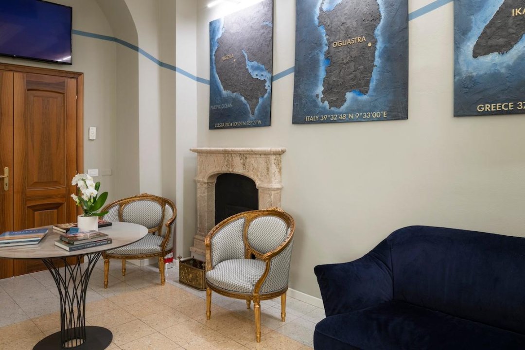 Cerva 16, Duomo, Milano