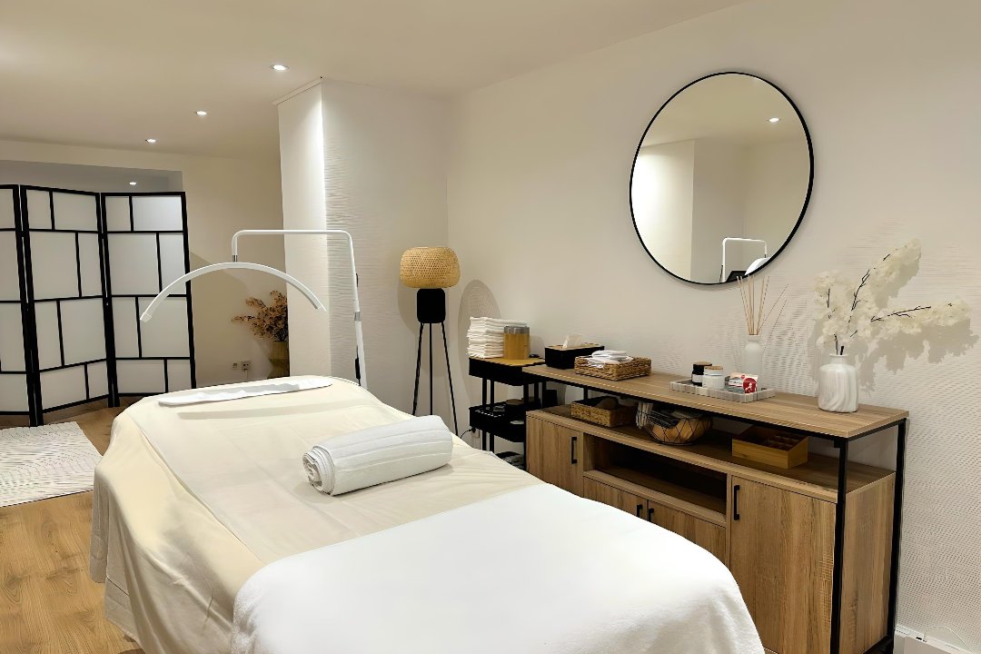 Sakura Care, Saint-Pierre, Etterbeek