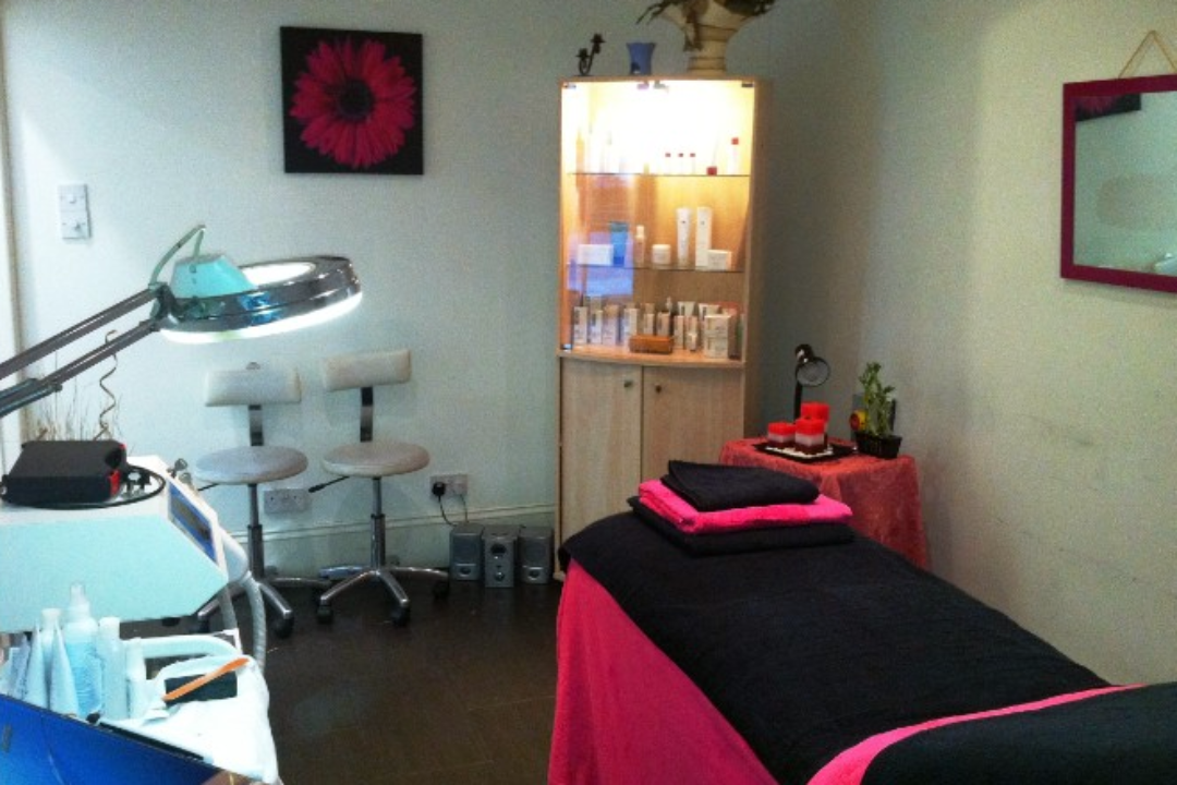 Mo'Mels Day Spa at Dynamics Hair and Beauty Salon, Islington, London