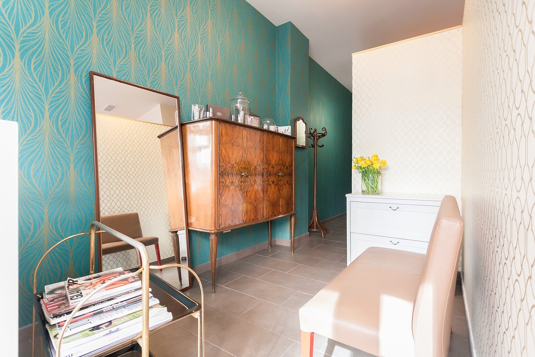 Desi Di, Bocconi, Milano