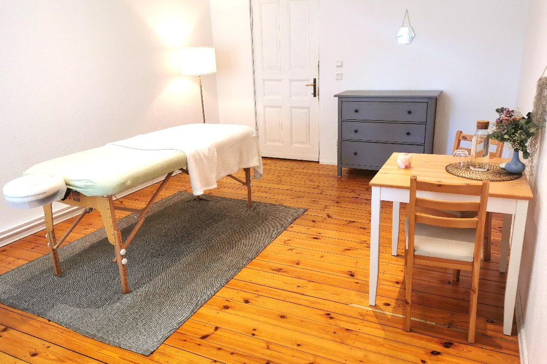 Holistic Touch ~ Simona Jäkel, Neukölln, Berlin
