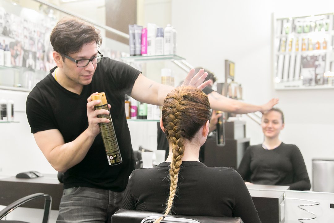 Fernando Santanach Hairstylist, Victoria, London