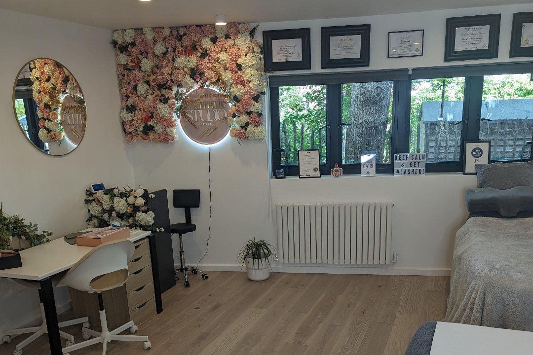 Lash Hub Studio Ltd | Beauty Salon in Betts Park, London - Treatwell